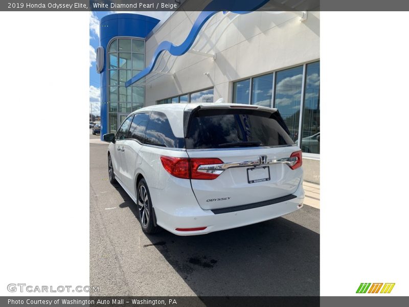 White Diamond Pearl / Beige 2019 Honda Odyssey Elite