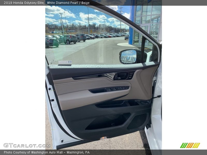 White Diamond Pearl / Beige 2019 Honda Odyssey Elite