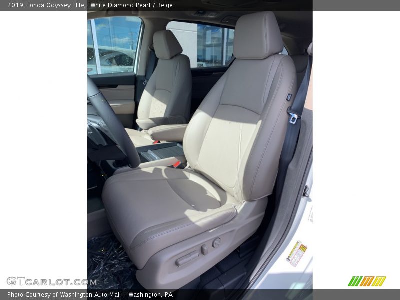 White Diamond Pearl / Beige 2019 Honda Odyssey Elite