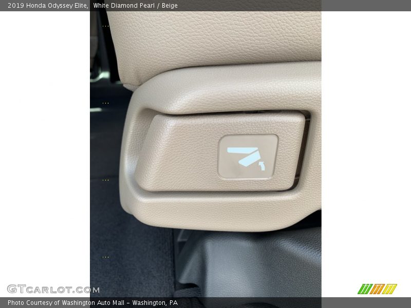 White Diamond Pearl / Beige 2019 Honda Odyssey Elite