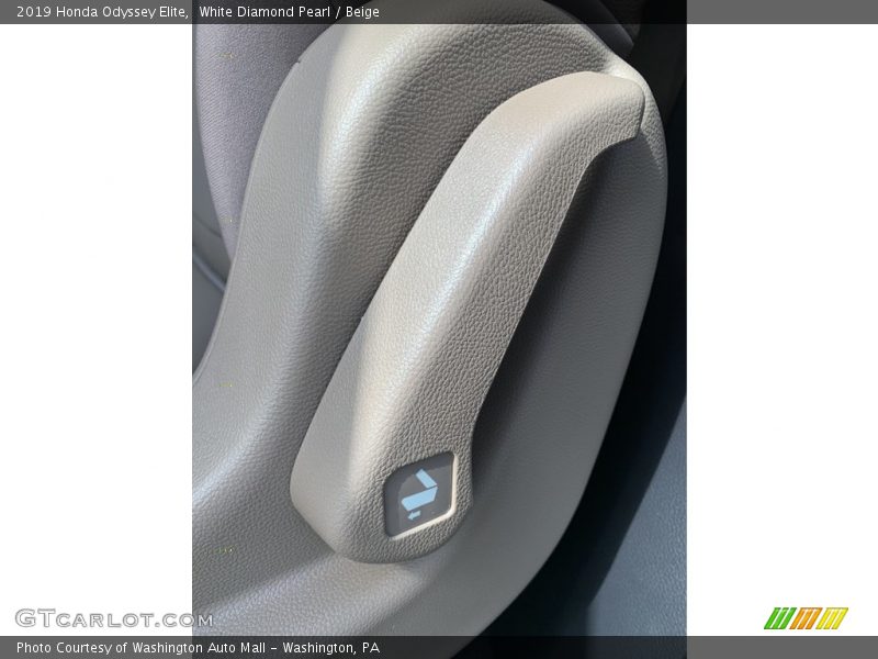 White Diamond Pearl / Beige 2019 Honda Odyssey Elite