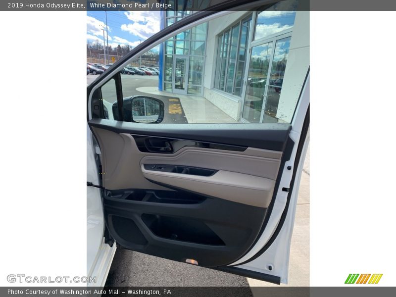 White Diamond Pearl / Beige 2019 Honda Odyssey Elite
