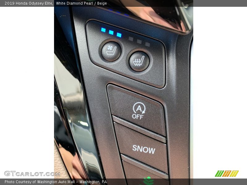 White Diamond Pearl / Beige 2019 Honda Odyssey Elite