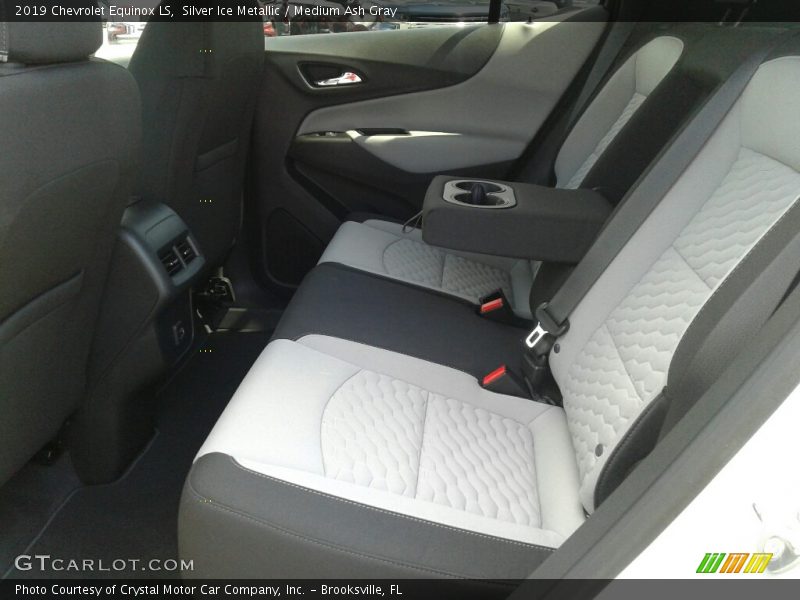 Silver Ice Metallic / Medium Ash Gray 2019 Chevrolet Equinox LS