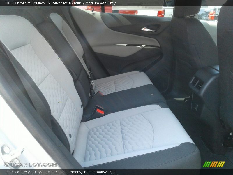 Silver Ice Metallic / Medium Ash Gray 2019 Chevrolet Equinox LS