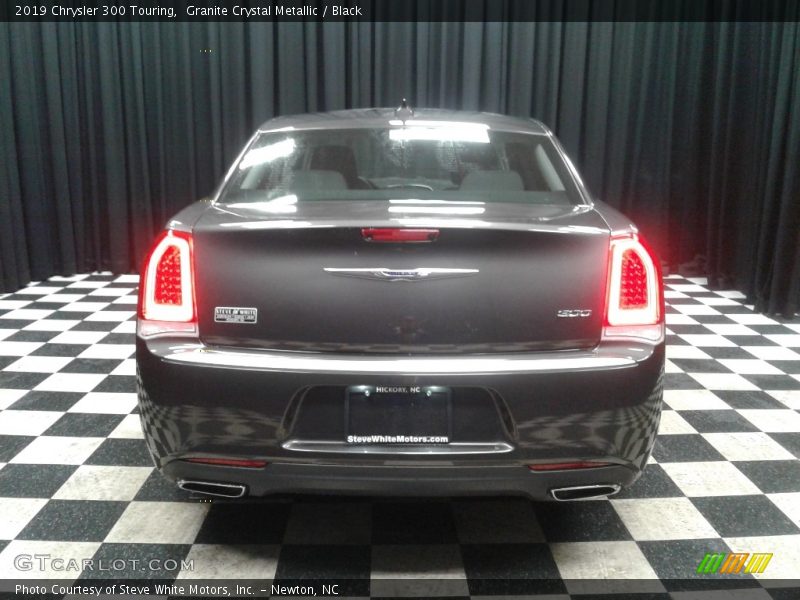 Granite Crystal Metallic / Black 2019 Chrysler 300 Touring