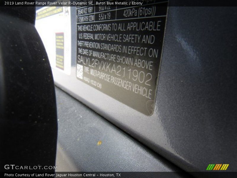 Byron Blue Metallic / Ebony 2019 Land Rover Range Rover Velar R-Dynamic SE