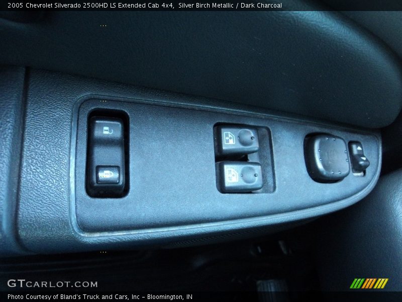 Silver Birch Metallic / Dark Charcoal 2005 Chevrolet Silverado 2500HD LS Extended Cab 4x4