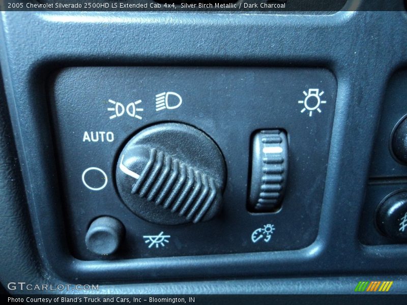 Silver Birch Metallic / Dark Charcoal 2005 Chevrolet Silverado 2500HD LS Extended Cab 4x4