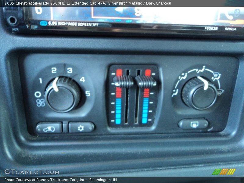 Silver Birch Metallic / Dark Charcoal 2005 Chevrolet Silverado 2500HD LS Extended Cab 4x4