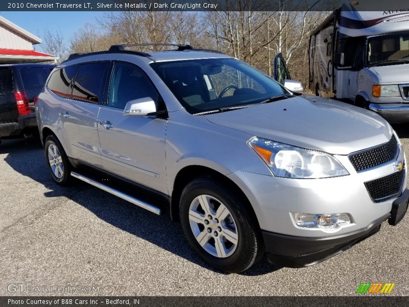 Silver Ice Metallic / Dark Gray/Light Gray 2010 Chevrolet Traverse LT