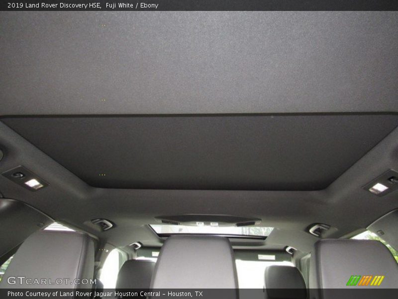 Fuji White / Ebony 2019 Land Rover Discovery HSE