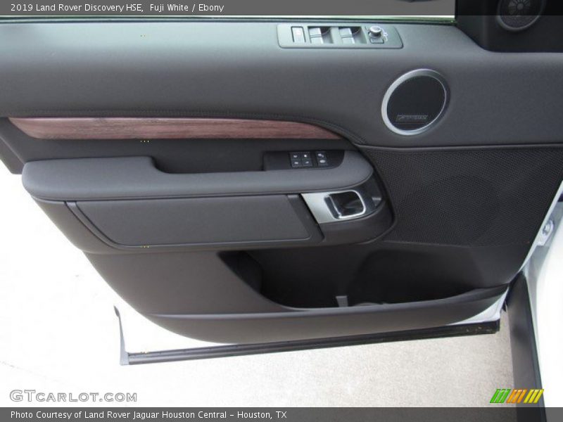 Fuji White / Ebony 2019 Land Rover Discovery HSE