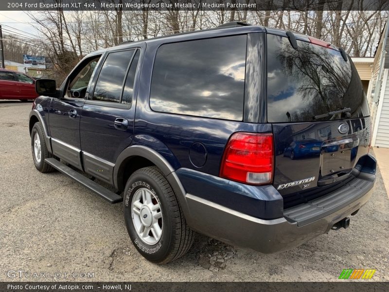 Medium Wedgewood Blue Metallic / Medium Parchment 2004 Ford Expedition XLT 4x4