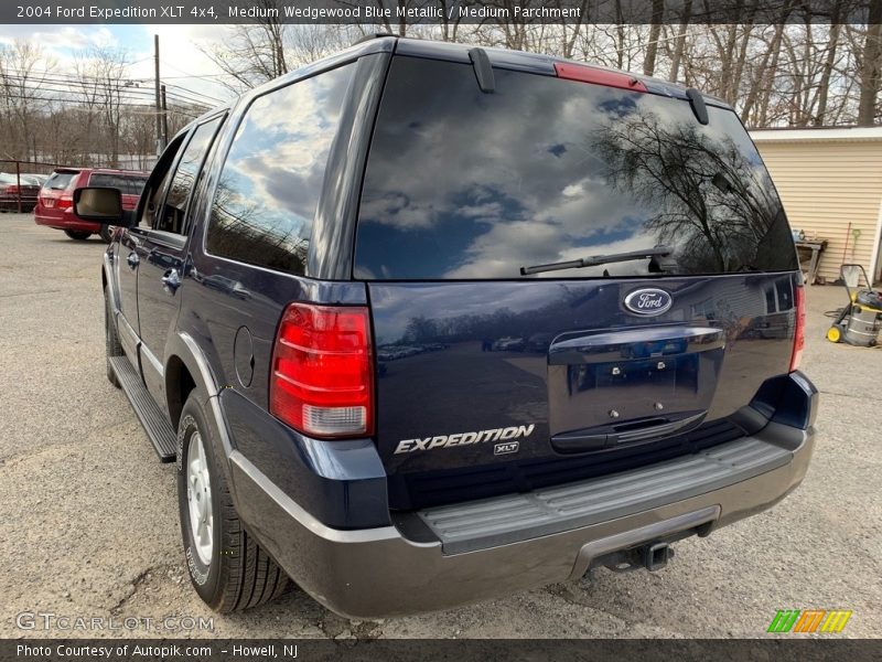 Medium Wedgewood Blue Metallic / Medium Parchment 2004 Ford Expedition XLT 4x4