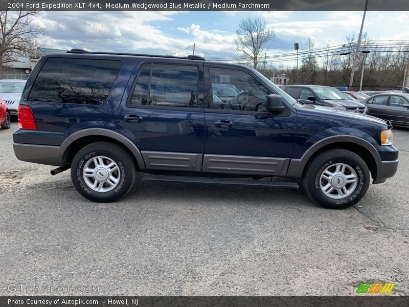 Medium Wedgewood Blue Metallic / Medium Parchment 2004 Ford Expedition XLT 4x4