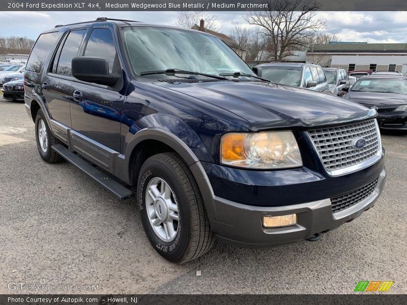 Medium Wedgewood Blue Metallic / Medium Parchment 2004 Ford Expedition XLT 4x4