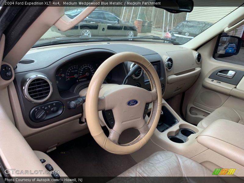 Medium Wedgewood Blue Metallic / Medium Parchment 2004 Ford Expedition XLT 4x4