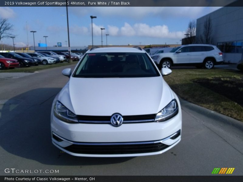 Pure White / Titan Black 2019 Volkswagen Golf SportWagen S 4Motion