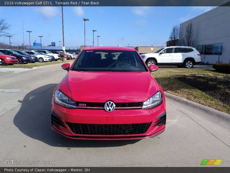 Tornado Red / Titan Black 2019 Volkswagen Golf GTI S