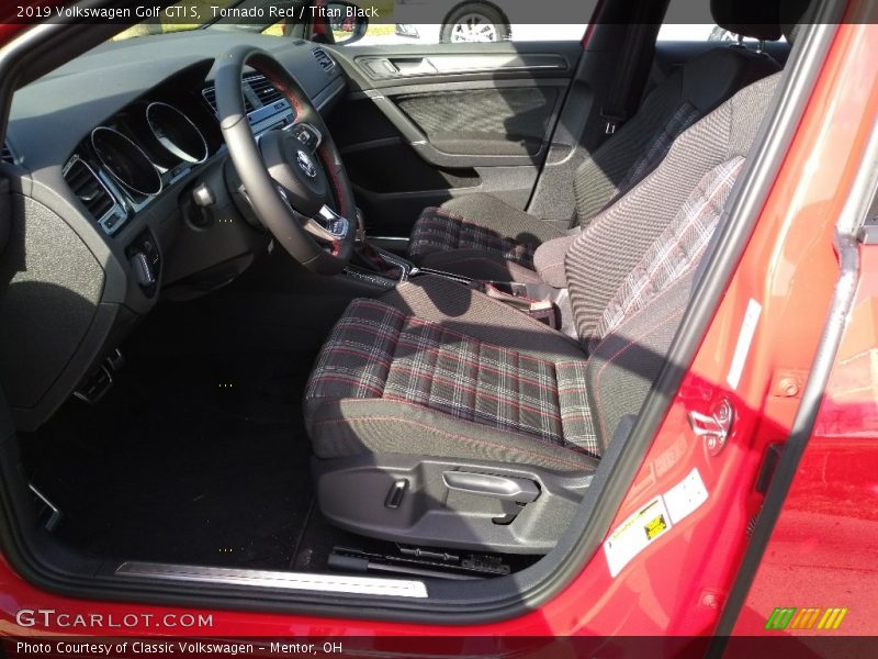 Tornado Red / Titan Black 2019 Volkswagen Golf GTI S