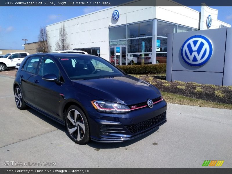Front 3/4 View of 2019 Golf GTI SE