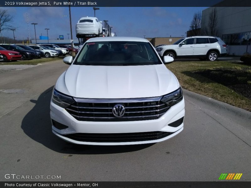 Pure White / Titan Black 2019 Volkswagen Jetta S