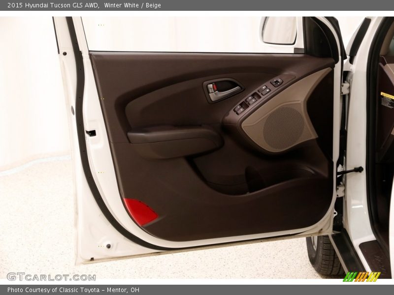 Winter White / Beige 2015 Hyundai Tucson GLS AWD