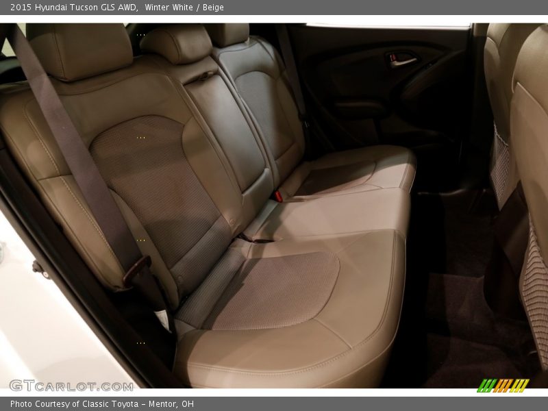 Winter White / Beige 2015 Hyundai Tucson GLS AWD