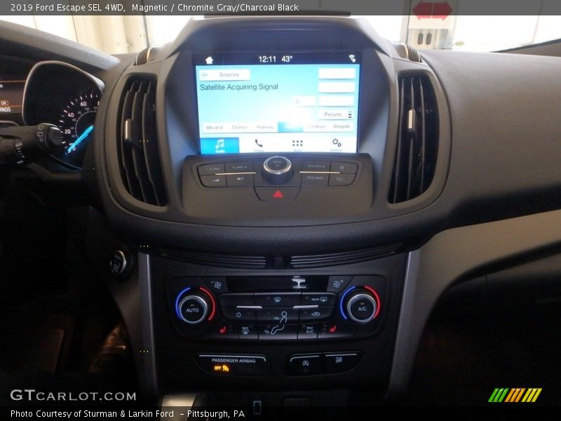 Magnetic / Chromite Gray/Charcoal Black 2019 Ford Escape SEL 4WD