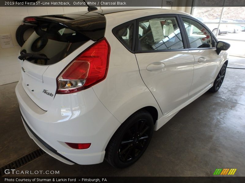 Oxford White / Charcoal Black 2019 Ford Fiesta ST-Line Hatchback