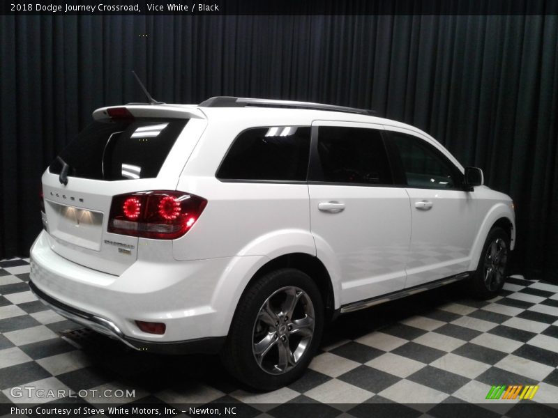 Vice White / Black 2018 Dodge Journey Crossroad