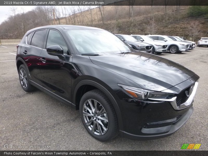 Front 3/4 View of 2019 CX-5 Signature AWD