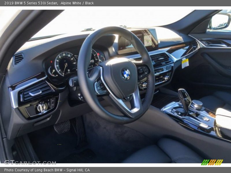 Alpine White / Black 2019 BMW 5 Series 530i Sedan