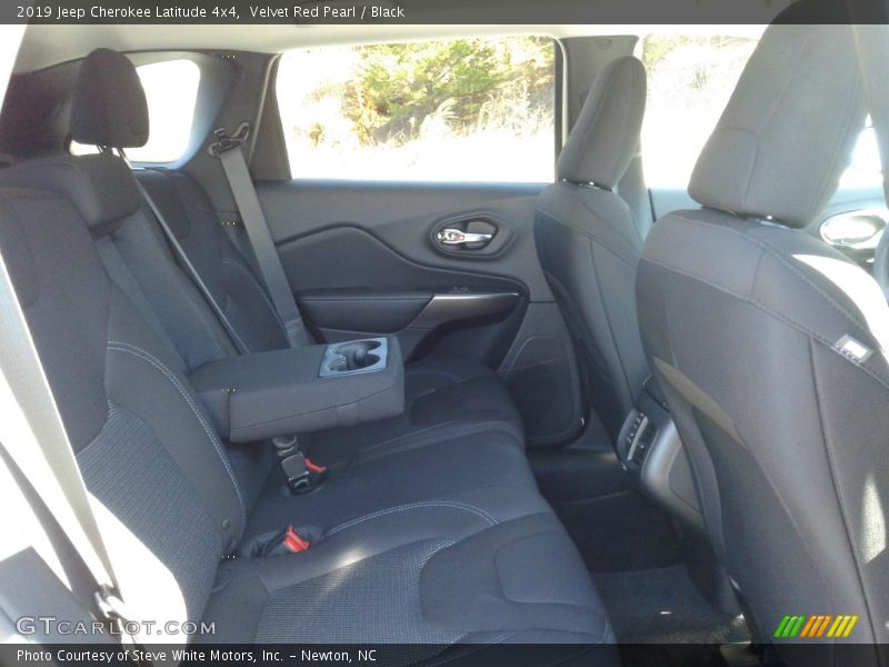 Velvet Red Pearl / Black 2019 Jeep Cherokee Latitude 4x4