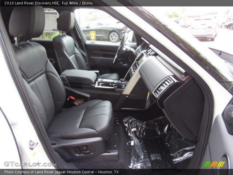 Fuji White / Ebony 2019 Land Rover Discovery HSE