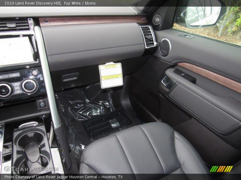 Fuji White / Ebony 2019 Land Rover Discovery HSE