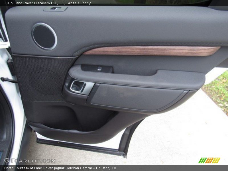 Fuji White / Ebony 2019 Land Rover Discovery HSE