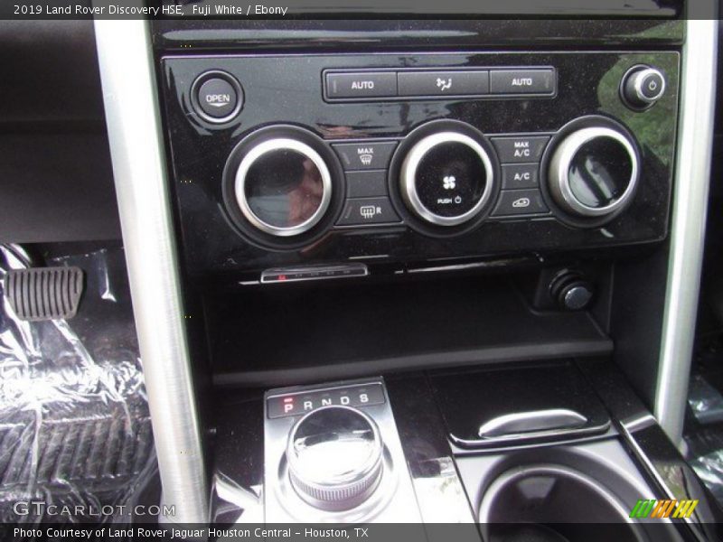 Fuji White / Ebony 2019 Land Rover Discovery HSE