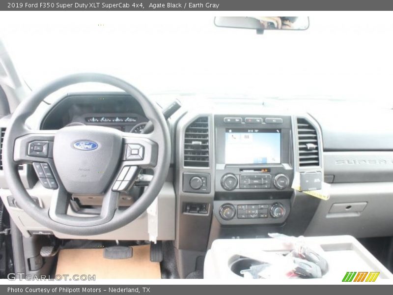 Agate Black / Earth Gray 2019 Ford F350 Super Duty XLT SuperCab 4x4