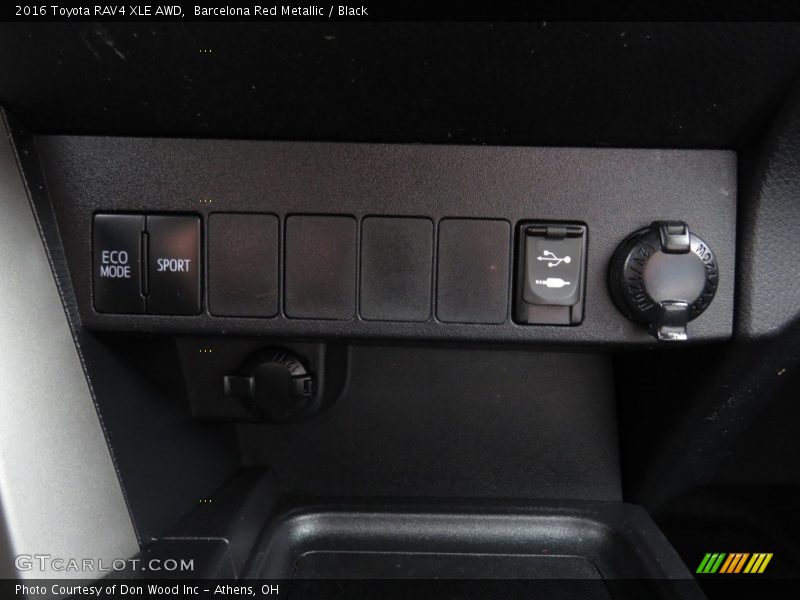 Barcelona Red Metallic / Black 2016 Toyota RAV4 XLE AWD