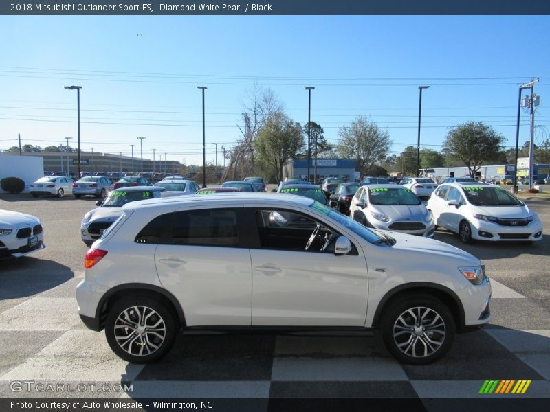 Diamond White Pearl / Black 2018 Mitsubishi Outlander Sport ES