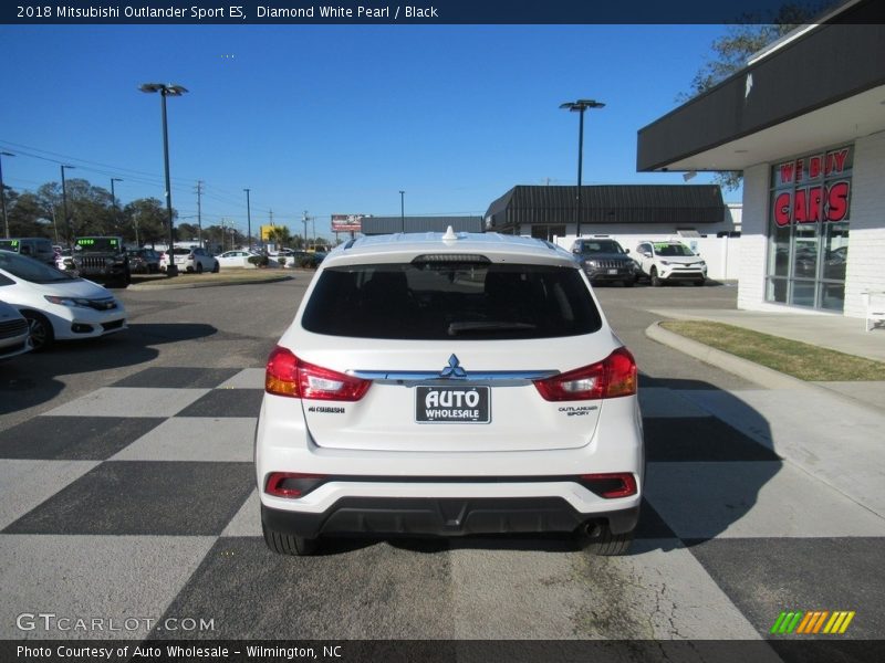 Diamond White Pearl / Black 2018 Mitsubishi Outlander Sport ES