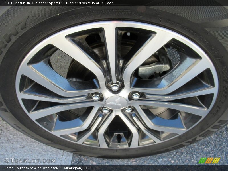 Diamond White Pearl / Black 2018 Mitsubishi Outlander Sport ES