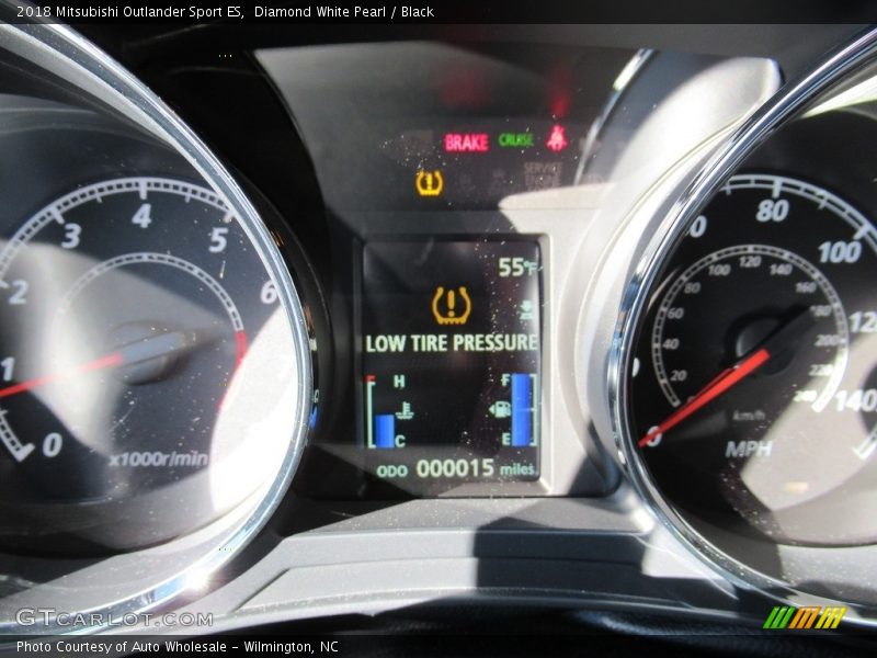 Diamond White Pearl / Black 2018 Mitsubishi Outlander Sport ES