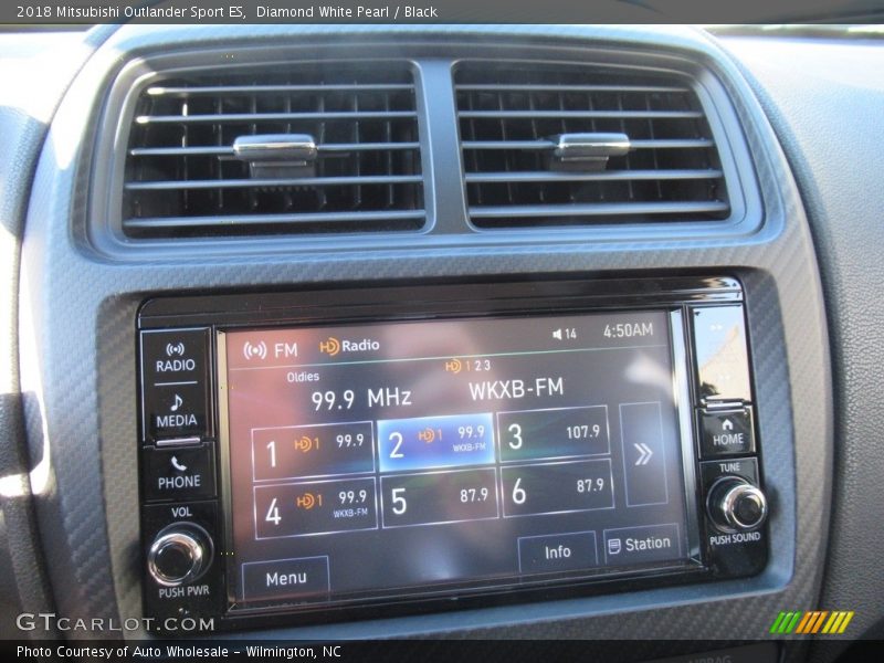 Diamond White Pearl / Black 2018 Mitsubishi Outlander Sport ES