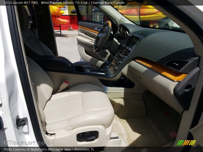 White Platinum Metallic Tri-Coat / Charcoal Black/Canyon 2010 Lincoln MKT FWD