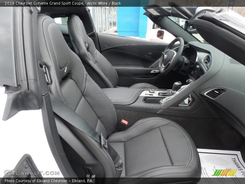 Arctic White / Black 2019 Chevrolet Corvette Grand Sport Coupe