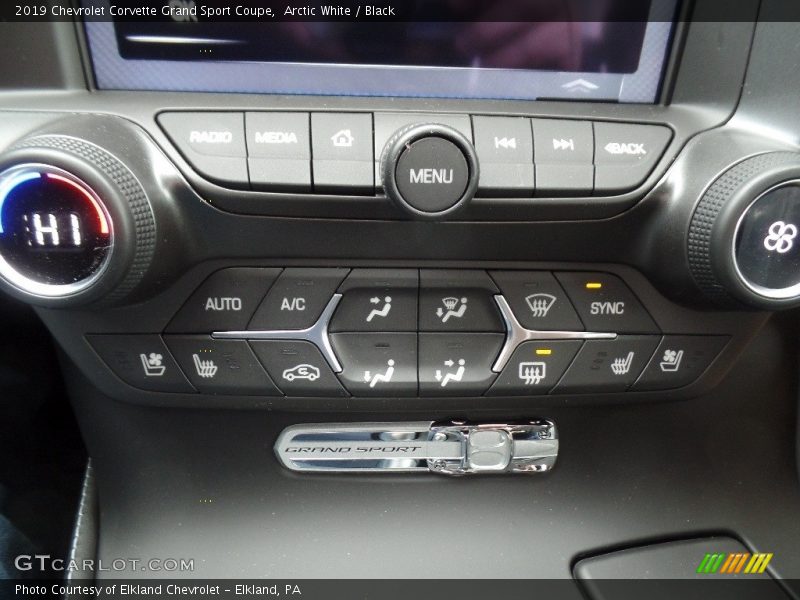 Arctic White / Black 2019 Chevrolet Corvette Grand Sport Coupe