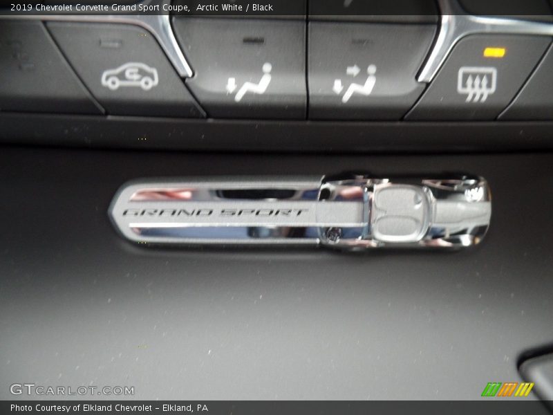 Arctic White / Black 2019 Chevrolet Corvette Grand Sport Coupe